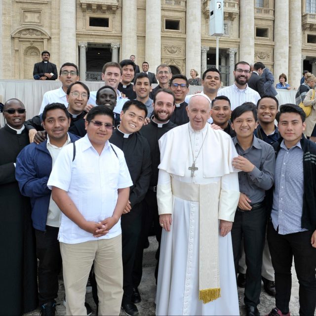 Seminaristas de Bidasoa con el Papa Francisco