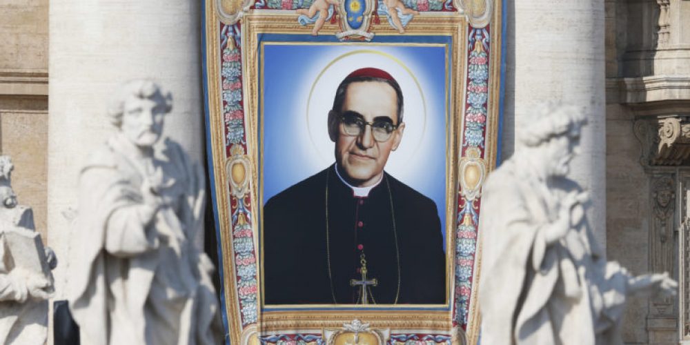 Seminaristas Salvadoreños de Bidasoa en la canonización de Mons. Romero